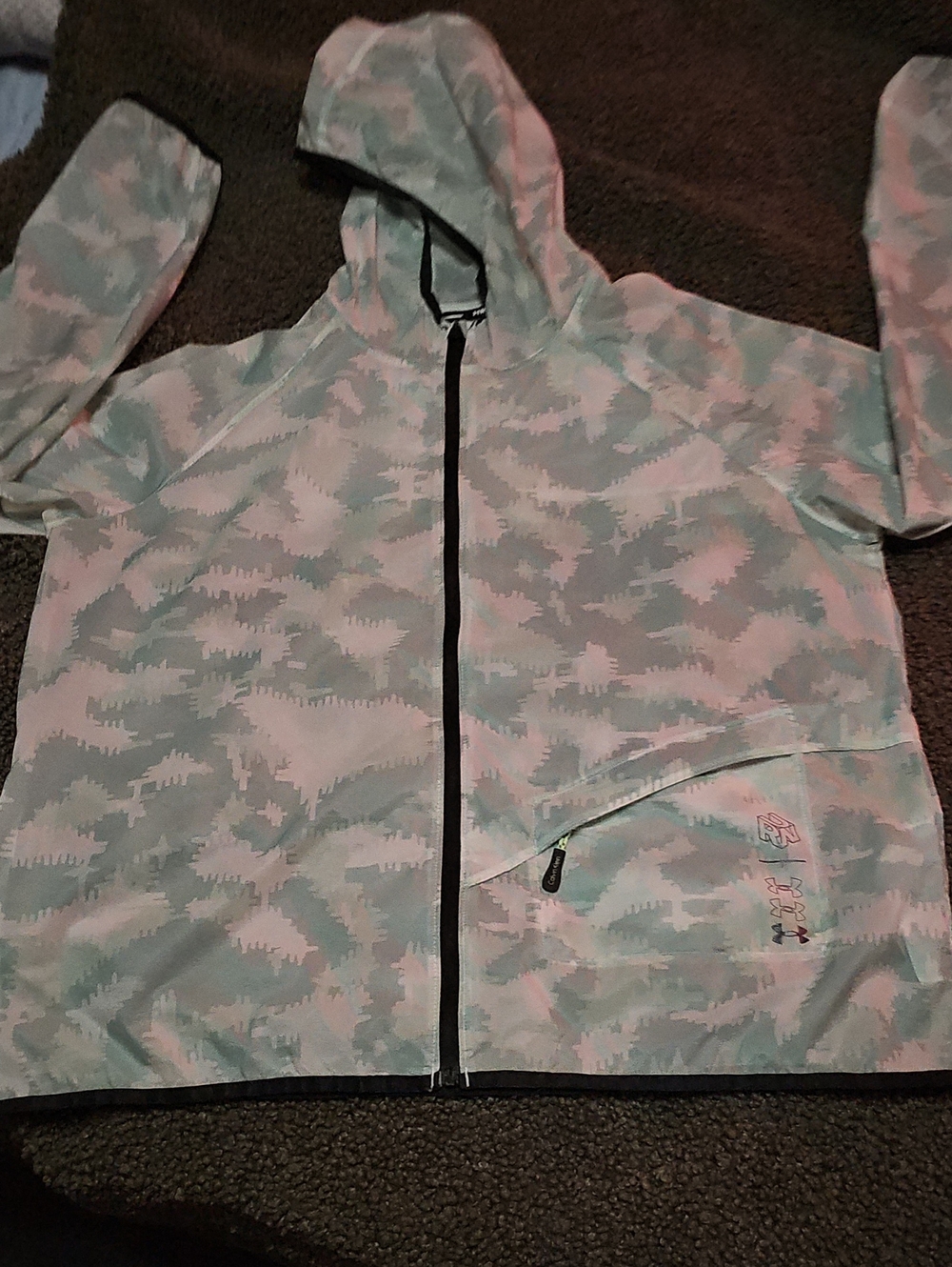 Under Armour White & Mint Camo Run Hoodie Windbreaker Heatgear